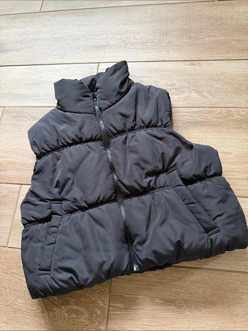 No Brand Black Cropped Puffer Vest Small